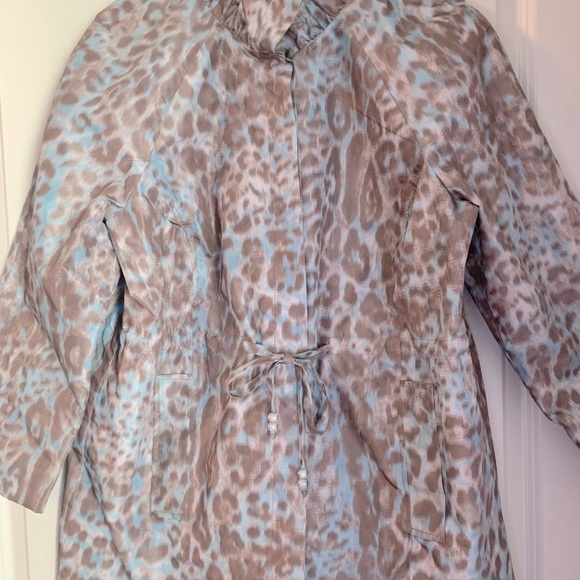 Simonton Says by George Simonton, Blue/Brown Leapard Print Raincoat, Size L - Picture 3 of 9